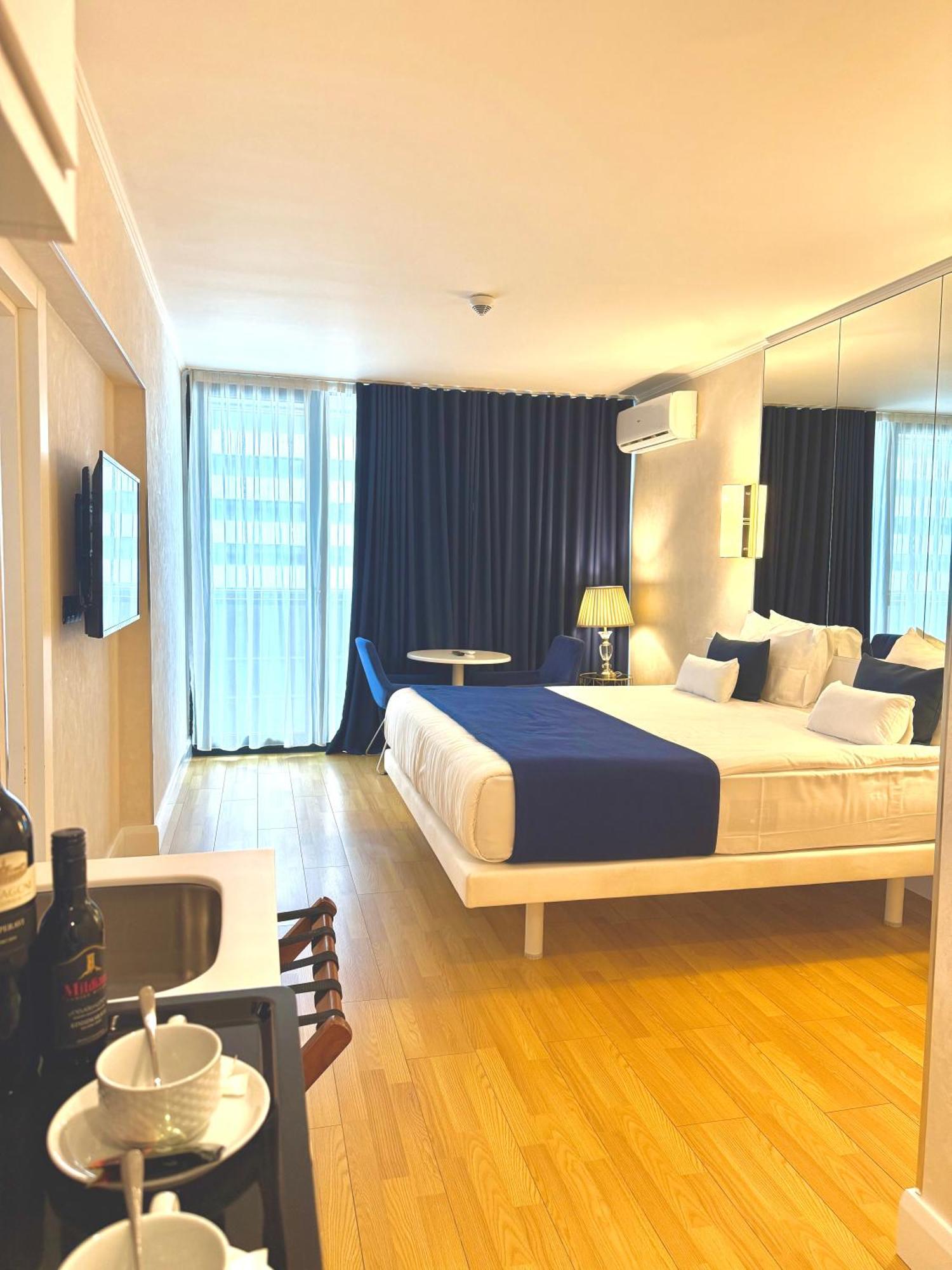 Batumi Vip Hotel Esterno foto